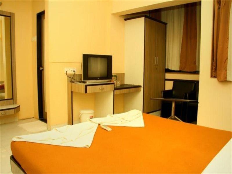 Hotel Sai Regency Daman Kültér fotó