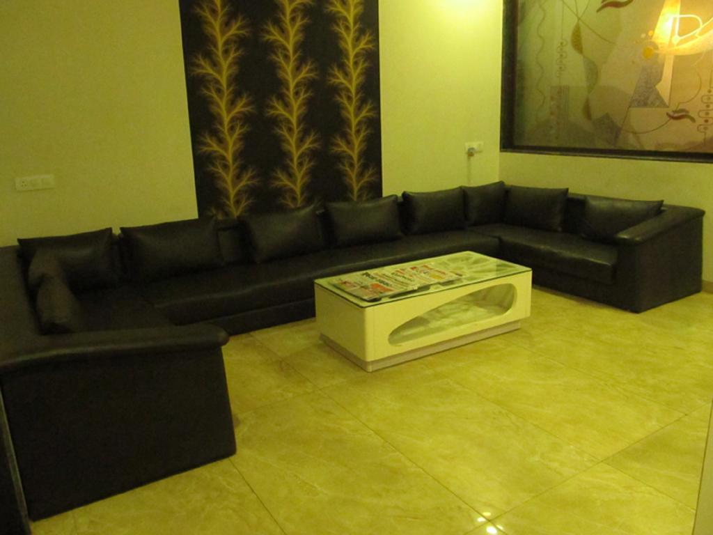 Hotel Sai Regency Daman Kültér fotó
