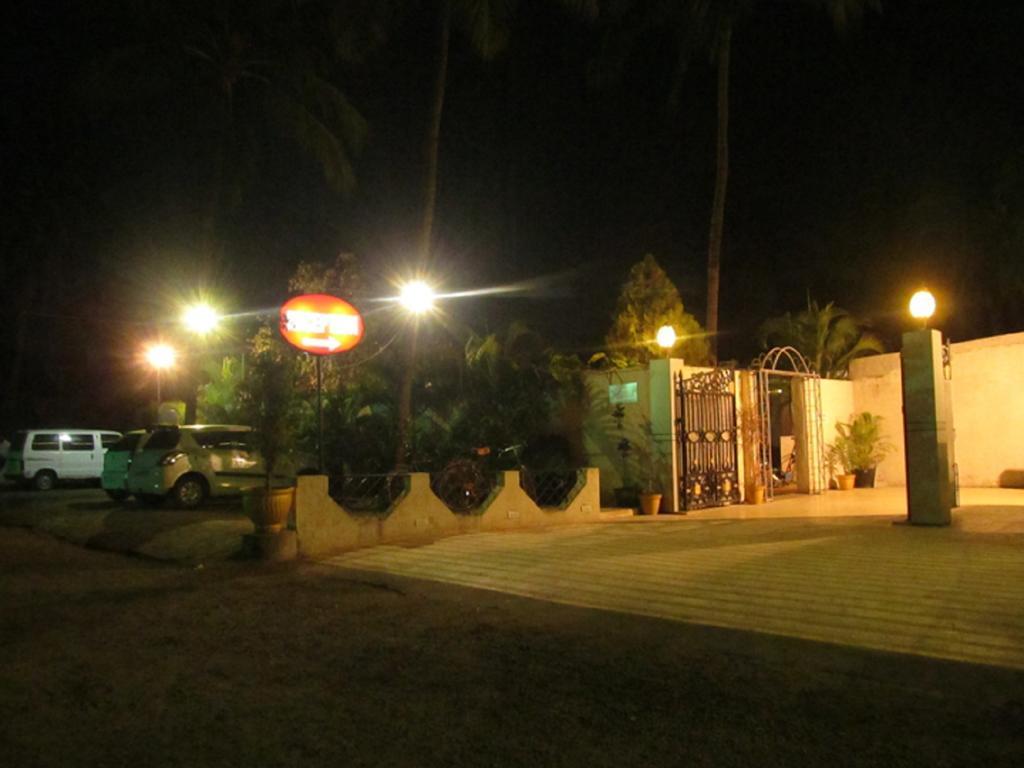 Hotel Sai Regency Daman Kültér fotó