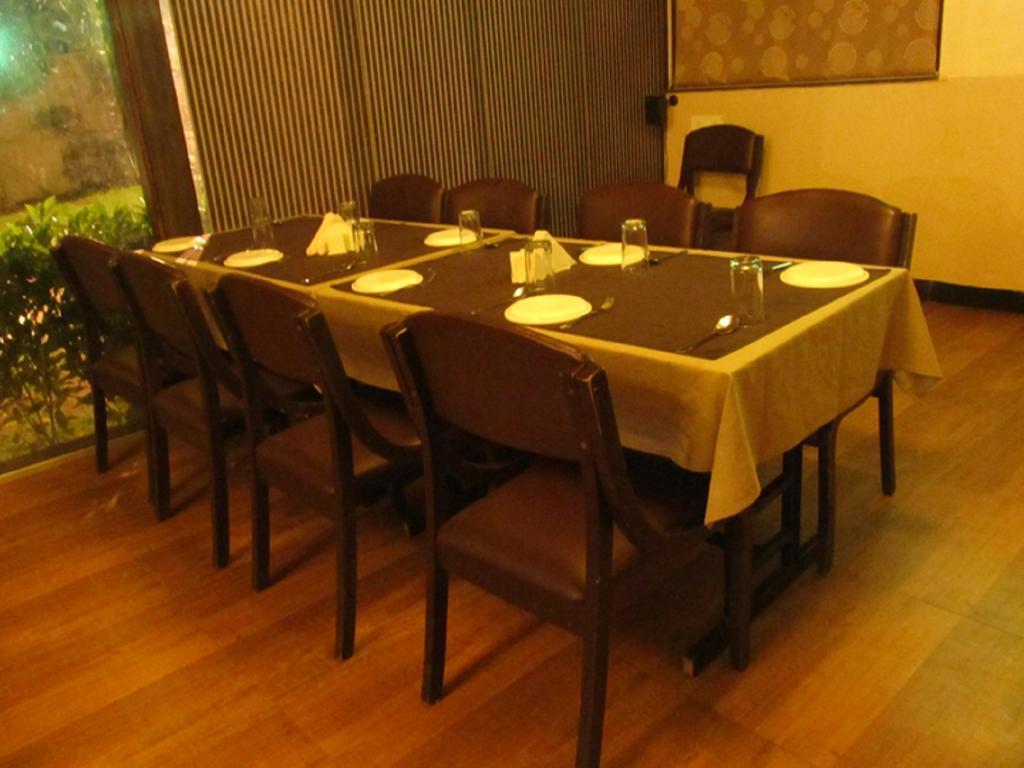 Hotel Sai Regency Daman Kültér fotó