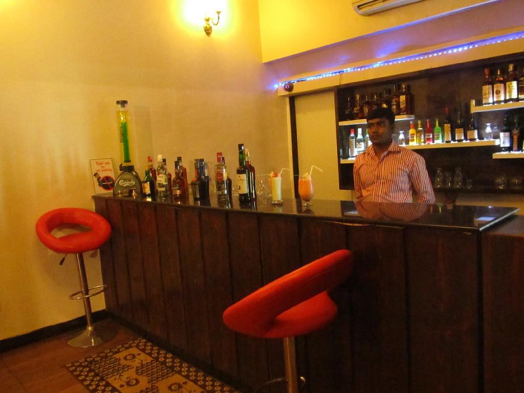Hotel Sai Regency Daman Kültér fotó
