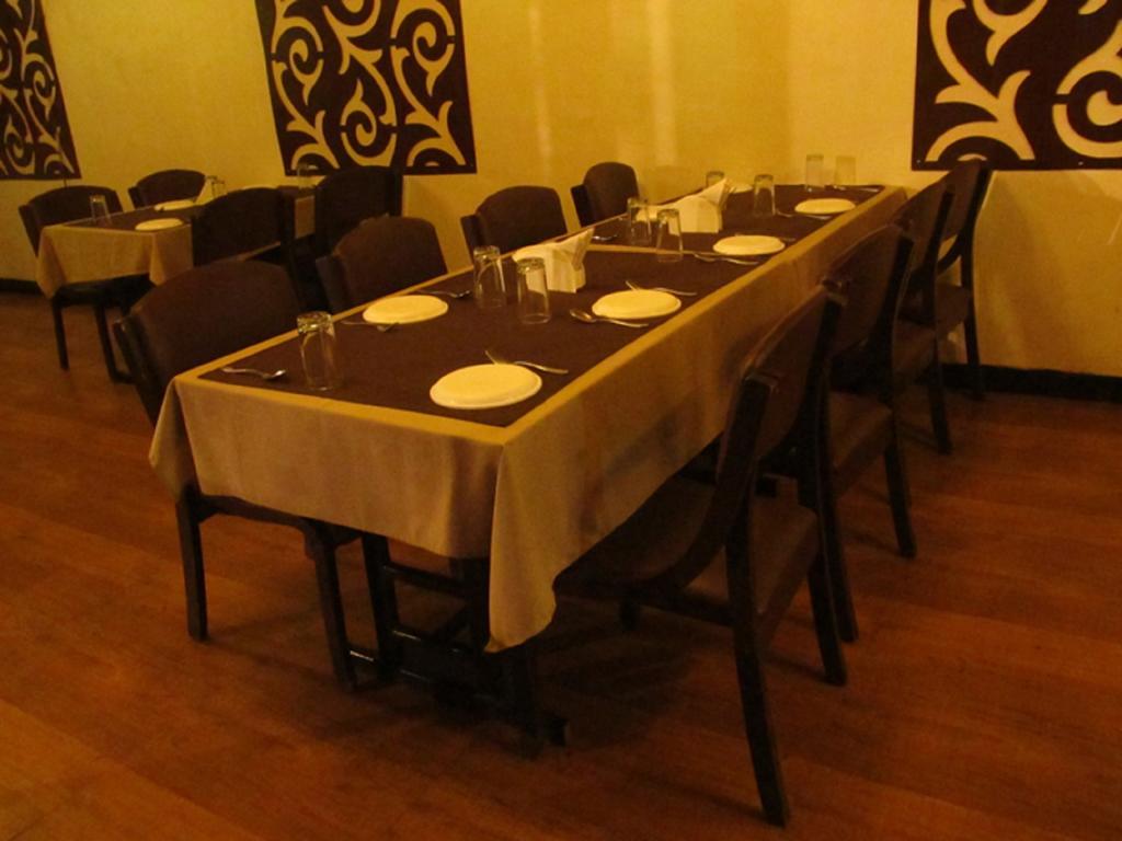 Hotel Sai Regency Daman Kültér fotó