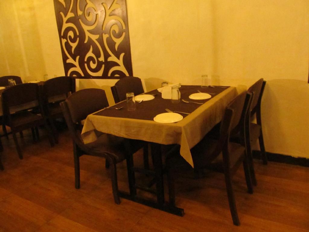 Hotel Sai Regency Daman Kültér fotó