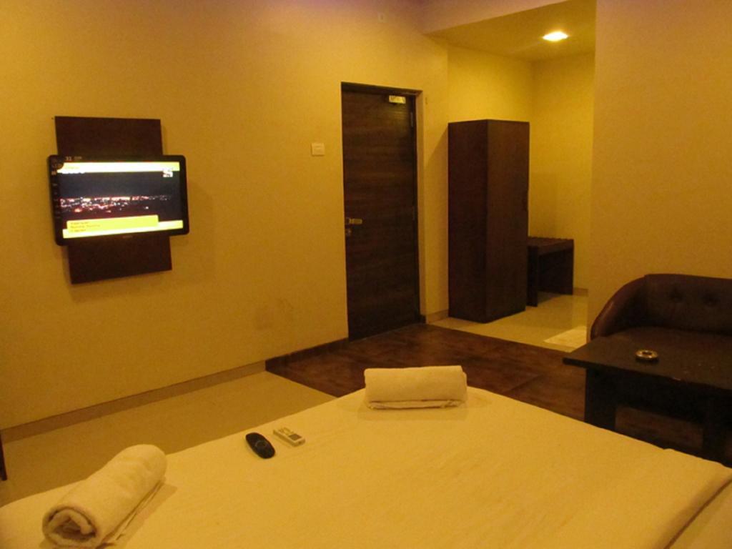 Hotel Sai Regency Daman Szoba fotó