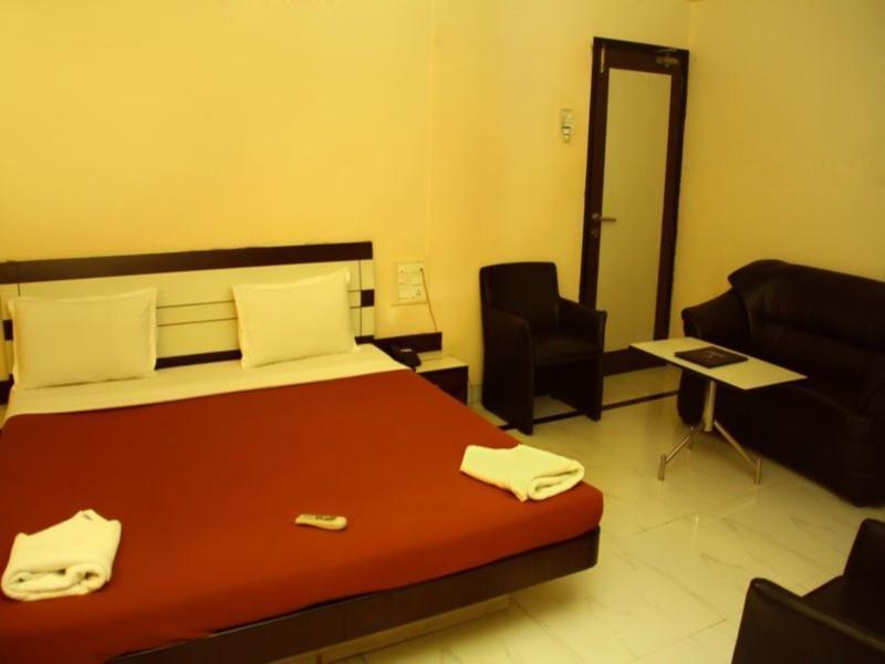 Hotel Sai Regency Daman Kültér fotó