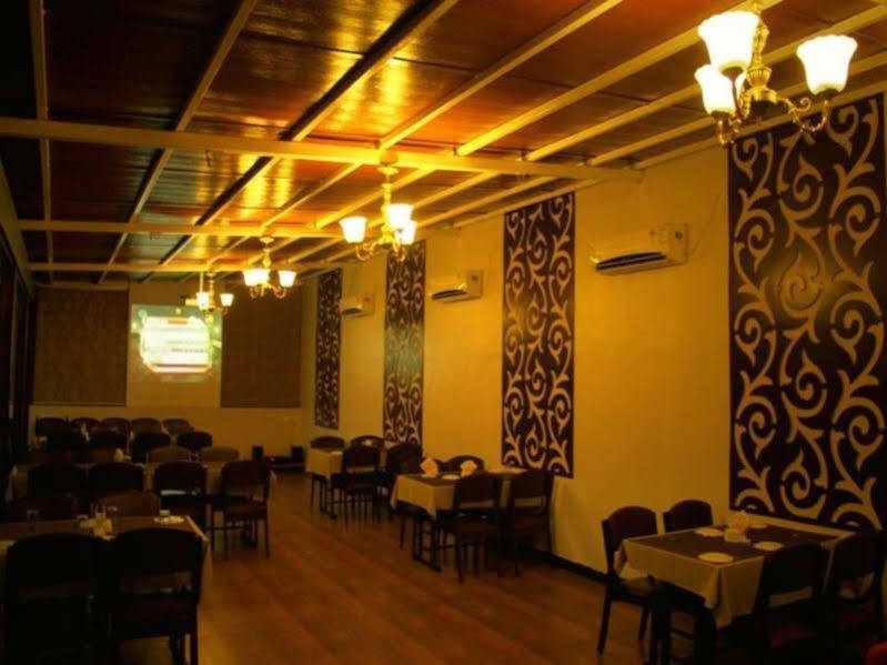 Hotel Sai Regency Daman Kültér fotó