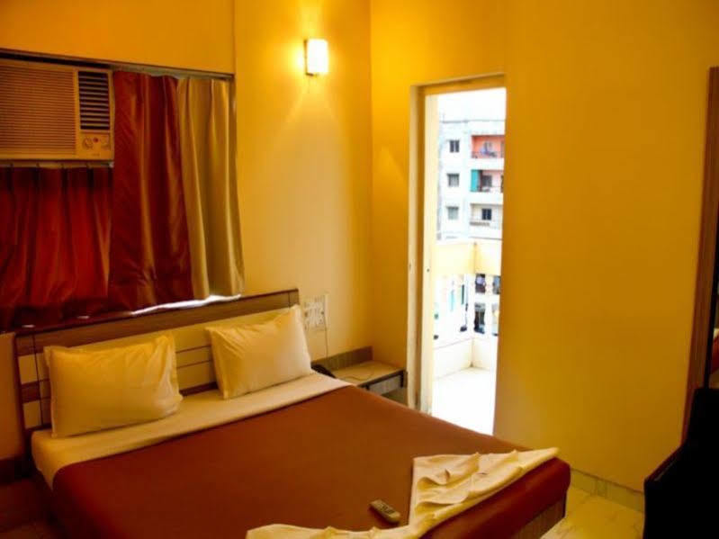 Hotel Sai Regency Daman Kültér fotó